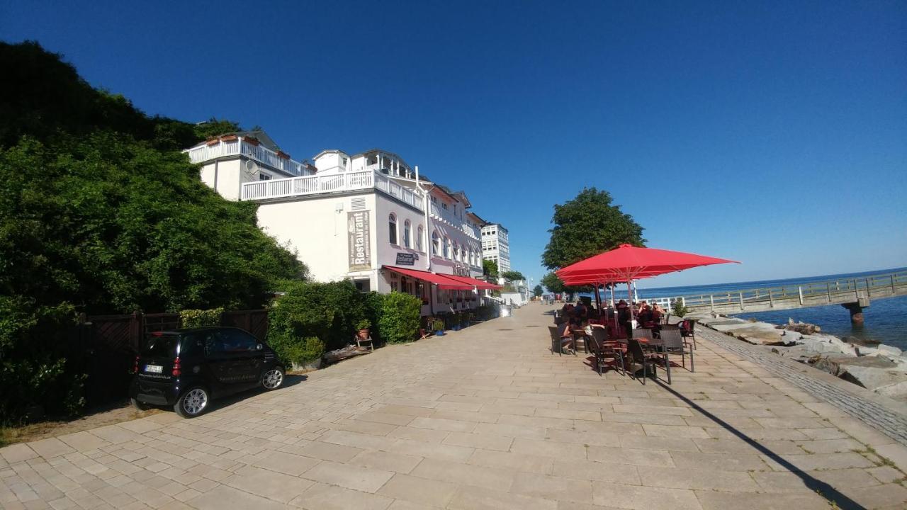 Faehrblick - Pension Direkt Am Wasser Sassnitz Exteriör bild