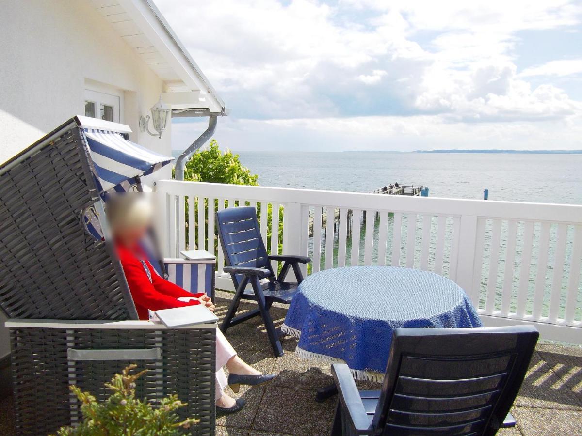 Faehrblick - Pension Direkt Am Wasser Sassnitz Exteriör bild